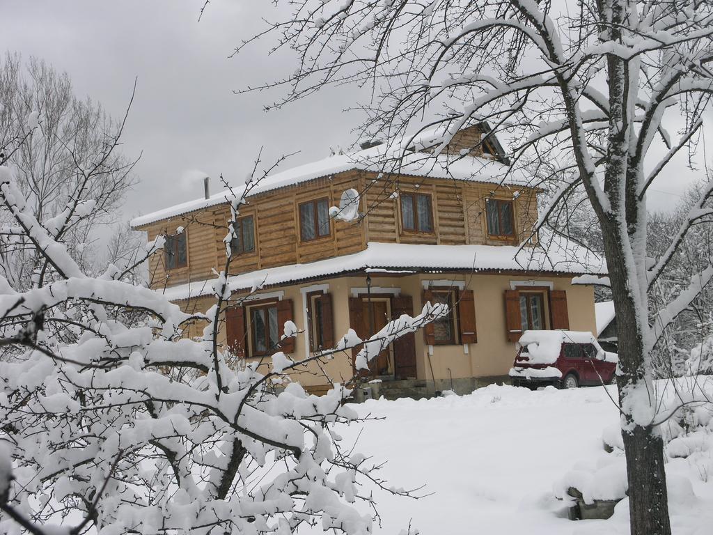 Hotel Arnika Tatariv Exterior foto